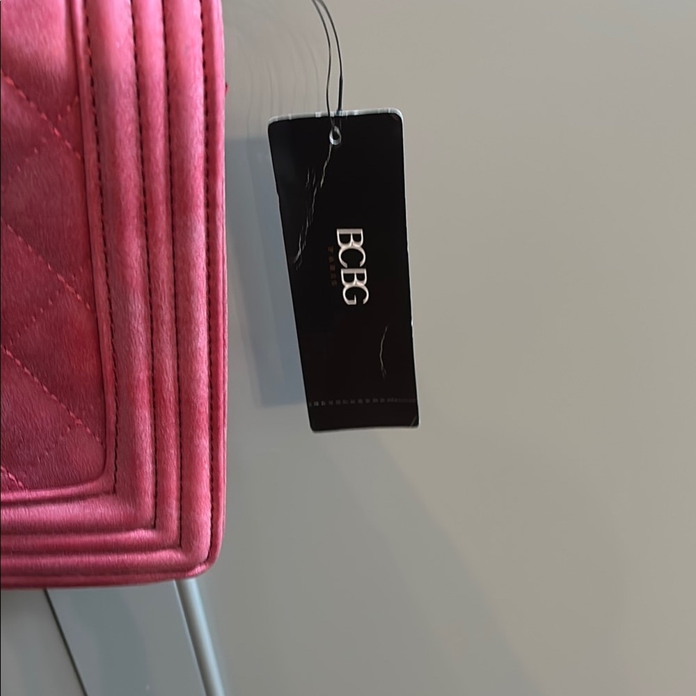 NWT $168 BCBG Paris Cardinal Quilted Shoulder Bag - Picture 4 of 12